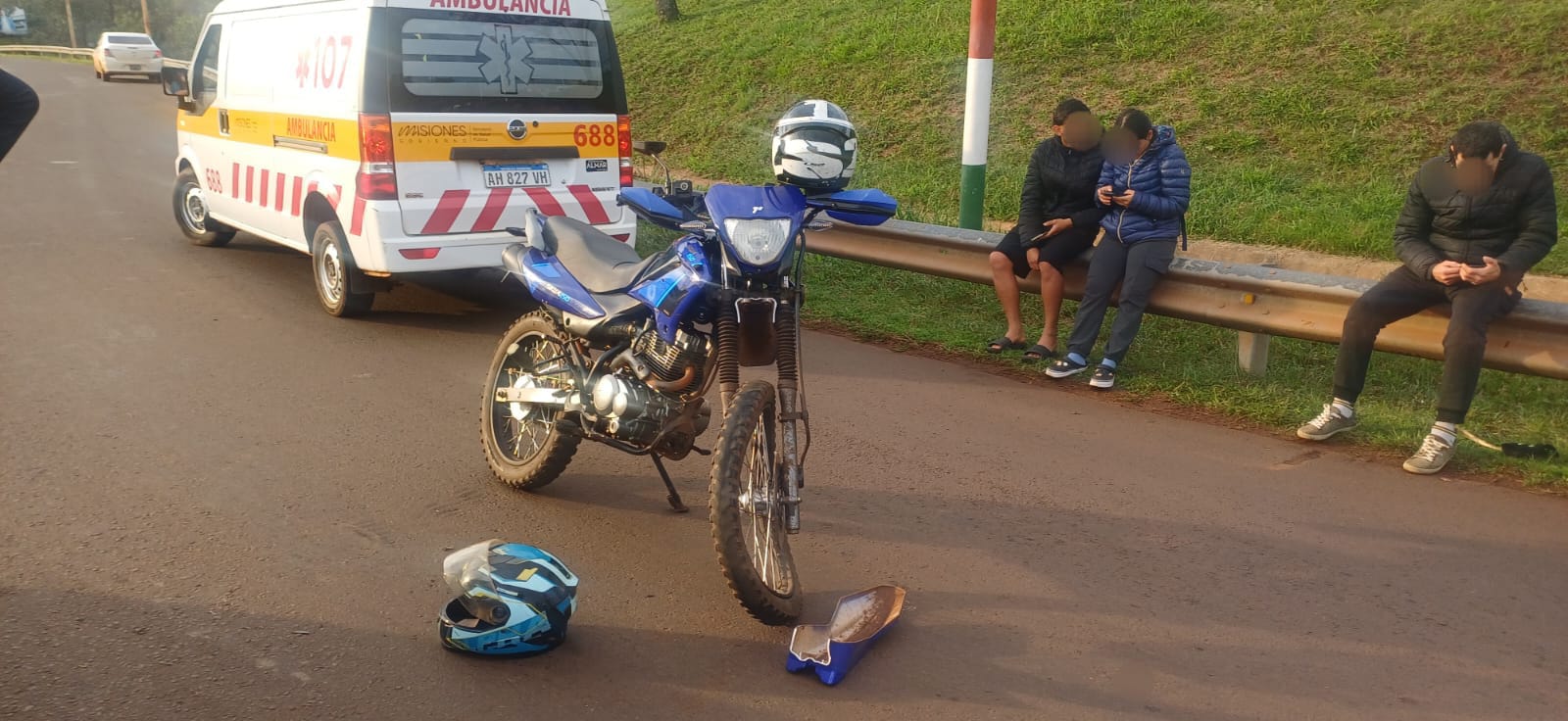 Choque entre un auto y una moto en Garupá