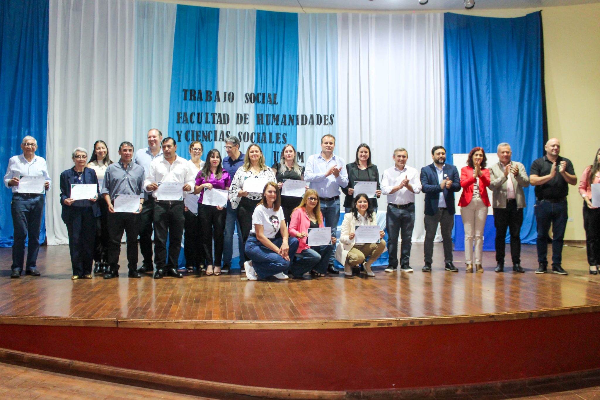 trabajadores sociales recibieron sus títulos de grado en Campo Grande