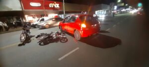 choque-entre-un-auto-y-una-moto-en-Posadas